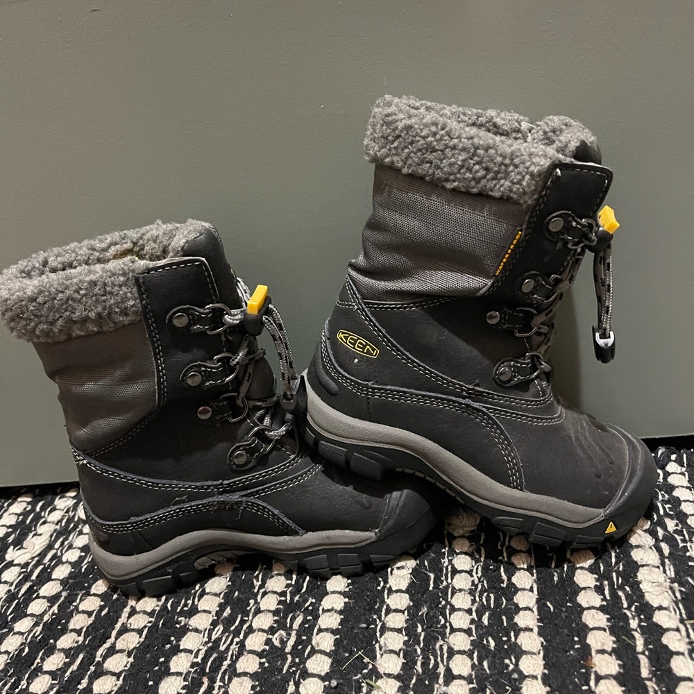 KEEN Kids Boots - Dark Gray and Black
